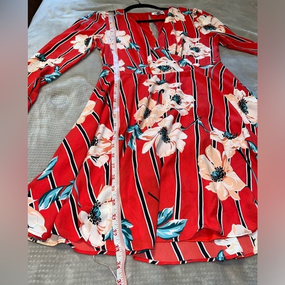 Express Red Floral Long Sleeve Romper Size Small NWT - Picture 8 of 8